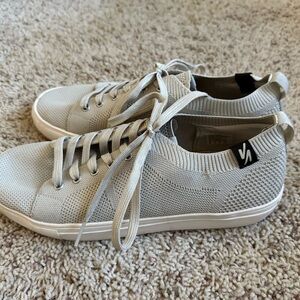 Stylish Gray Knit Sneakers